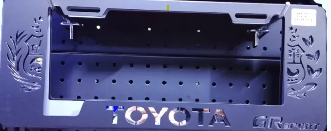 [PR/08069] PORTA PLACA DE ALUMINIO EUROPEA TOYOTA GR SPORT ESCUDO SILVER #JET EURO Y2Y8 - SPARCO 